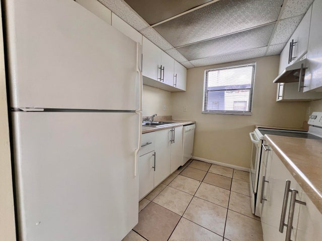 5 of 21 - 1820 N Congress Avenue #410, West Palm Beach, FL