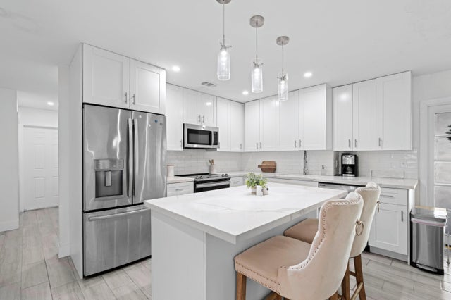 4 of 21 - 5285 Sunrise Boulevard, Delray Beach, FL