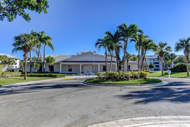 2 of 25 - 3516 Whitehall Drive #101, West Palm Beach, FL