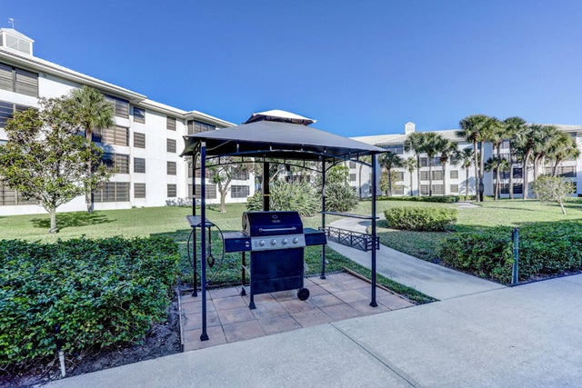 3 of 25 - 3516 Whitehall Drive #101, West Palm Beach, FL