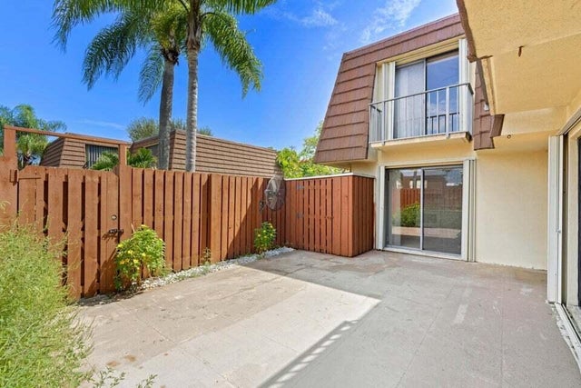 2 of 9 - 3960 August Drive, Lake Worth, FL
