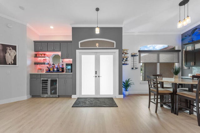 4 of 22 - 100 Royal Court, Royal Palm Beach, FL