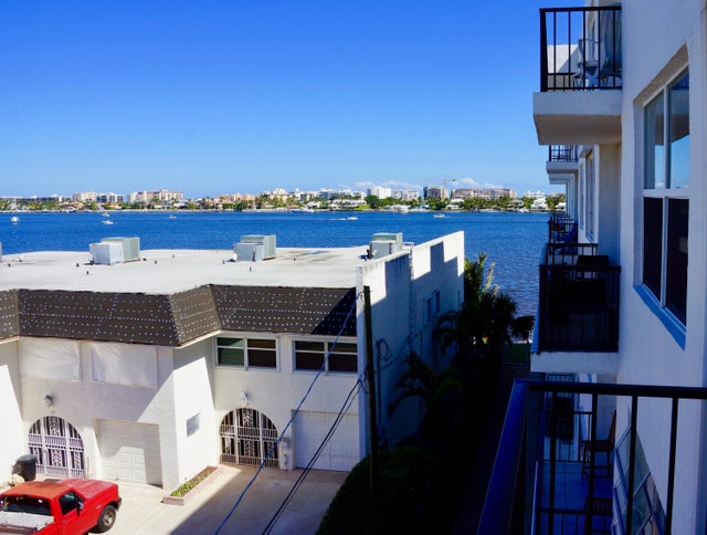 4 of 21 - 301 Croton Avenue #406, Lantana, FL
