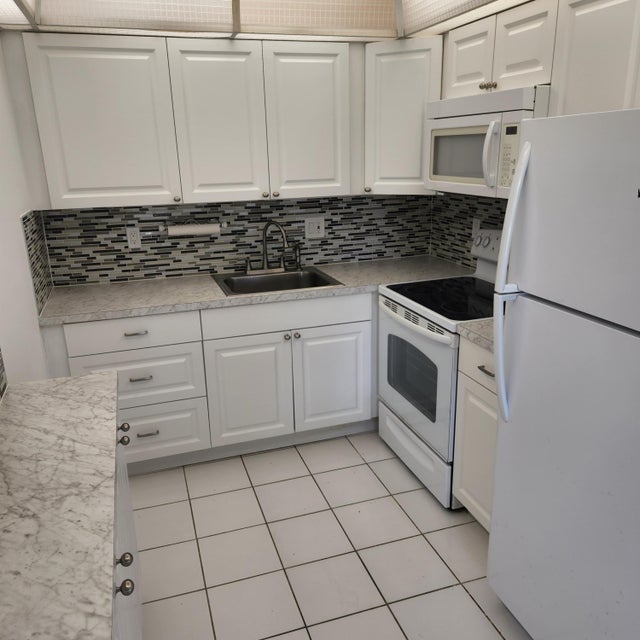 2 of 33 - 106 Coventry E #106, West Palm Beach, FL