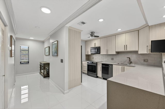 4 of 55 - 8450 Casa Del Lago #j, Boca Raton, FL