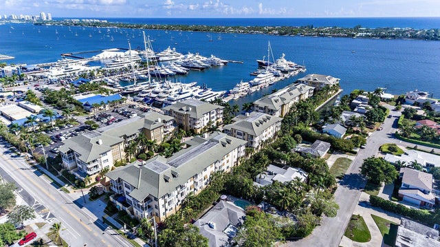4 of 28 - 3940 N Flagler Drive #402, West Palm Beach, FL