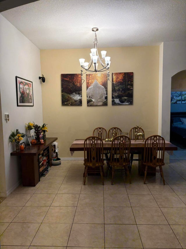 4 of 17 - 216 Seminole Lakes Drive, Royal Palm Beach, FL