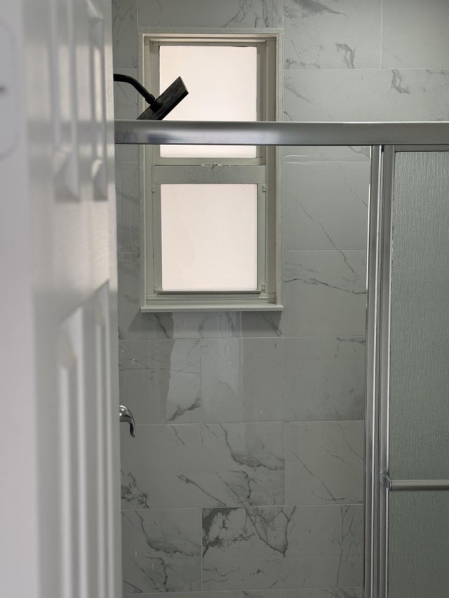 5 of 14 - 821 N B Street, Lake Worth Beach, FL