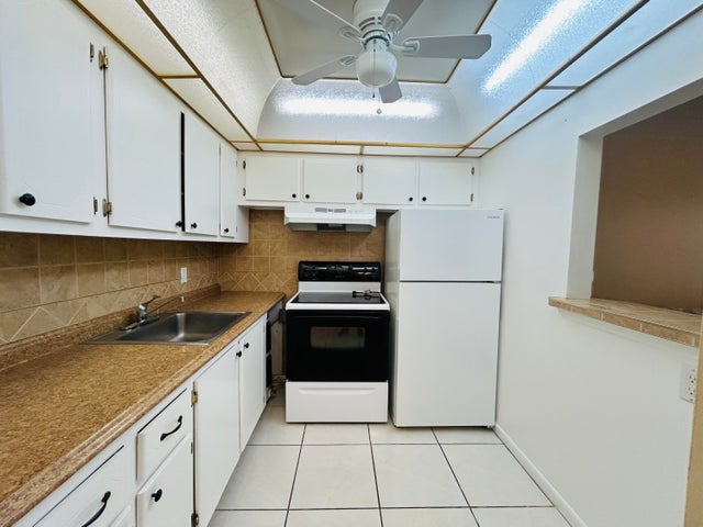 5 of 29 - 235 Canterbury K, West Palm Beach, FL