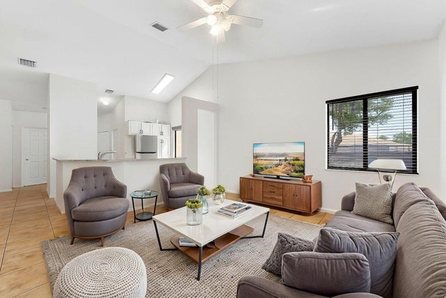 4 of 18 - 5 Via De Casas Sur Street Ocean #201, Boynton Beach, FL