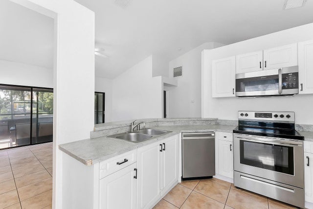 5 of 18 - 5 Via De Casas Sur Street Ocean #201, Boynton Beach, FL