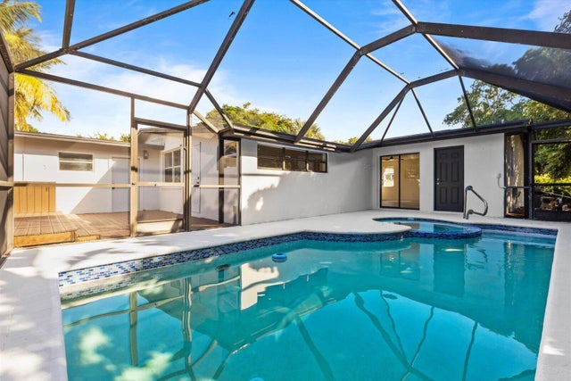 2 of 35 - 937 Ne 25th Avenue, Pompano Beach, FL