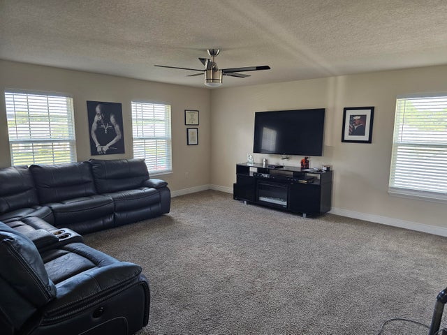 2 of 7 - 6565 Nw Pomona Court, Port Saint Lucie, FL