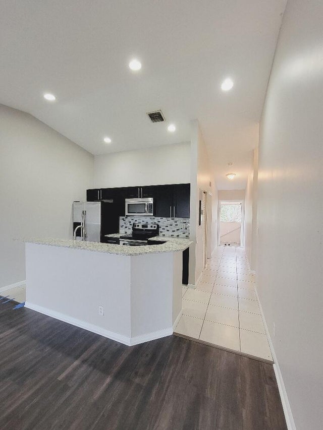3 of 12 - 4536 Oak Terrace Drive #4536, Greenacres, FL