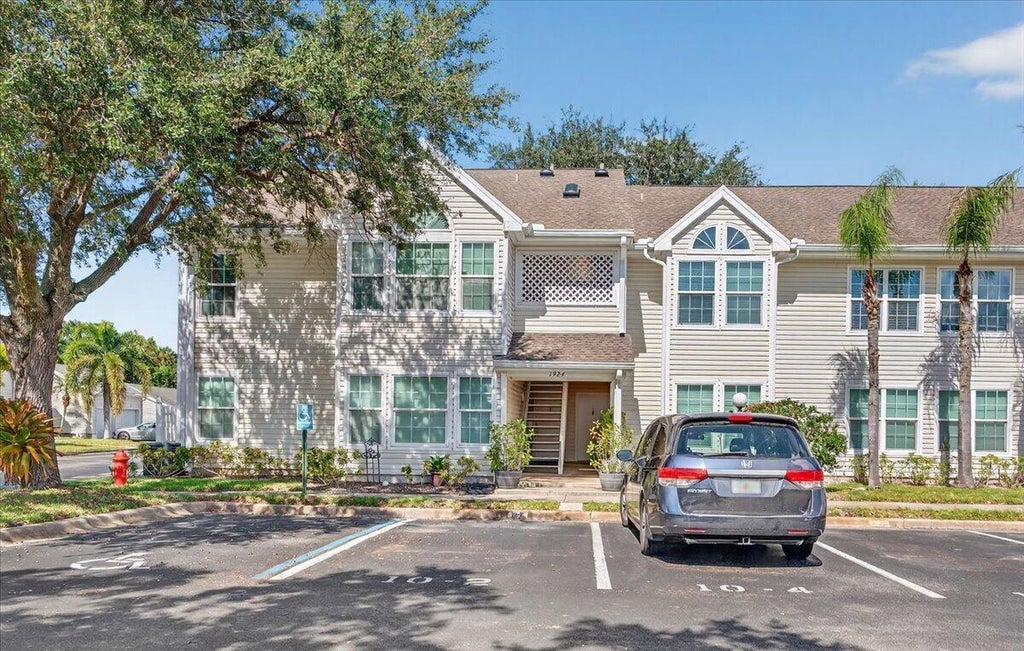 1924 Westminster Cir #104, Vero Beach