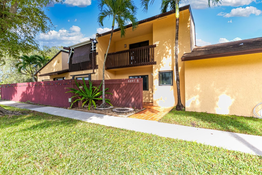 6691 Sw 137th Court #11b, Miami