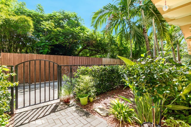 3 of 47 - 218 S Federal Highway #2, Lake Worth Beach, FL