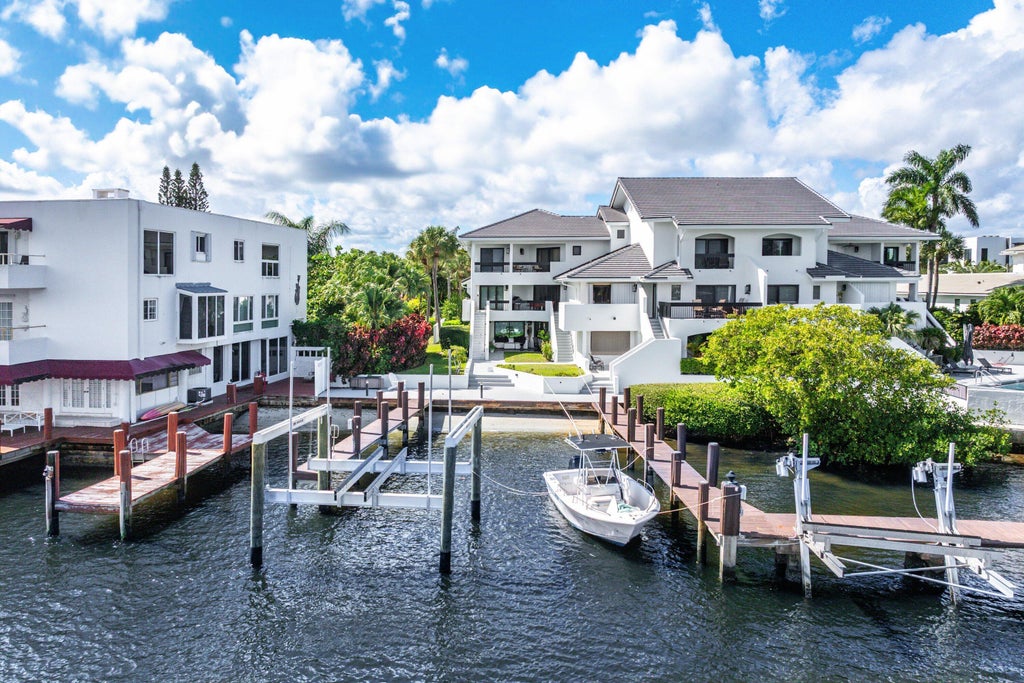 931 Palm Trl #4, Delray Beach