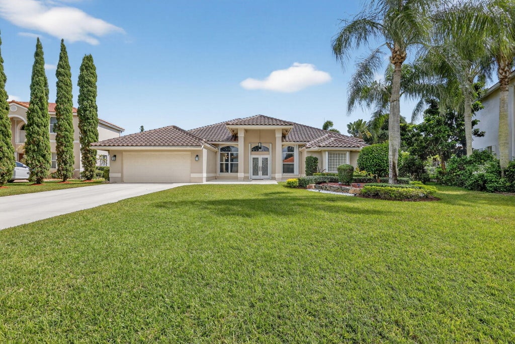 5609 Lake Shore Village Cir, Lake Worth