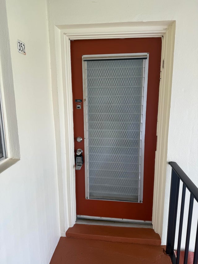 352 Lake Dora Drive #352, West Palm Beach