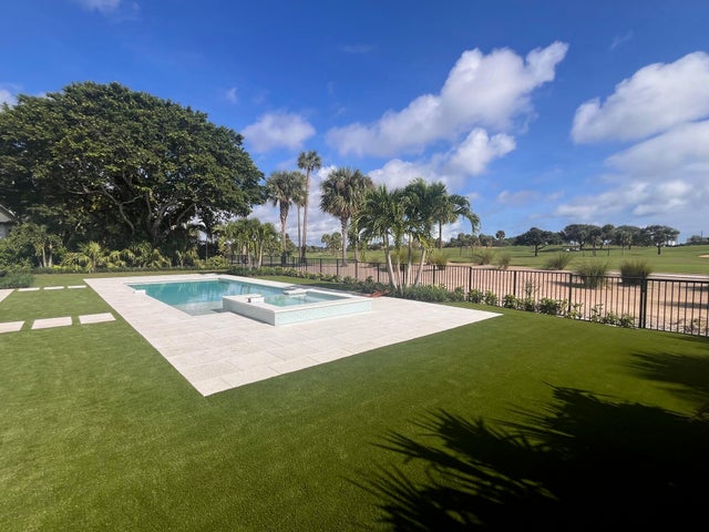 2 of 5 - 525 Greenway Drive, North Palm Beach, FL