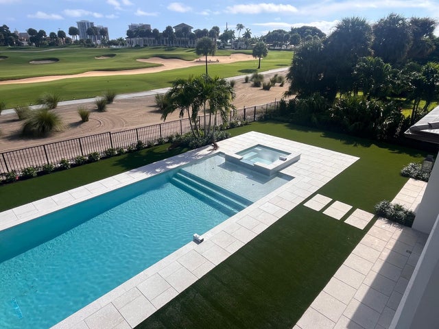 3 of 5 - 525 Greenway Drive, North Palm Beach, FL