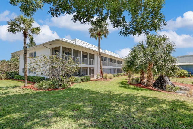 1852 Sw Palm City Road #202, Stuart