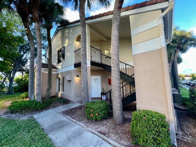1 of 3 - 815 W Boynton Beach Boulevard #14-201, Boynton Beach, FL