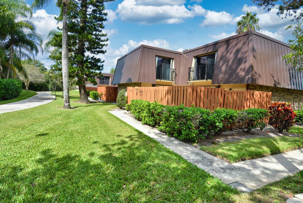 5806 Se Windsong Lane #217, Stuart