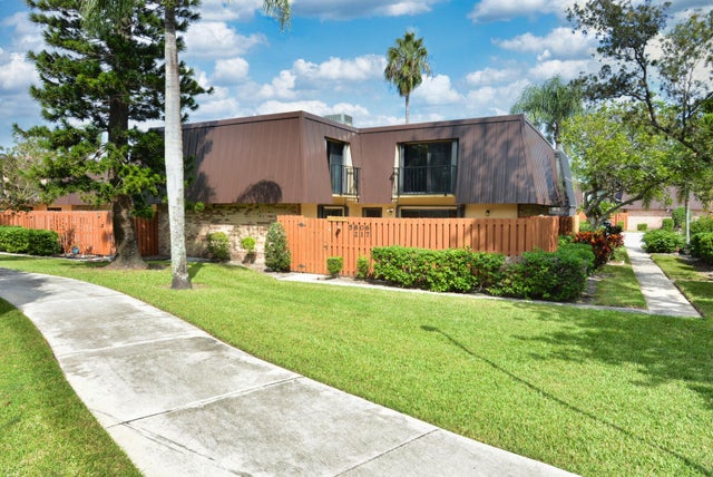 2 of 42 - 5806 Se Windsong Lane #217, Stuart, FL