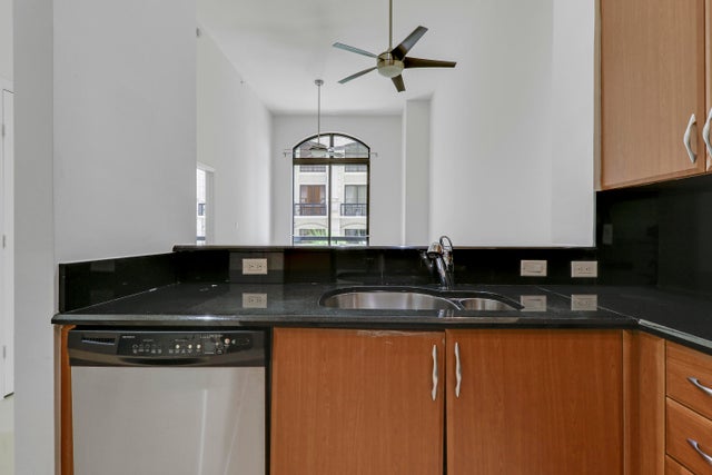 3 of 47 - 701 S Olive Avenue #307, West Palm Beach, FL