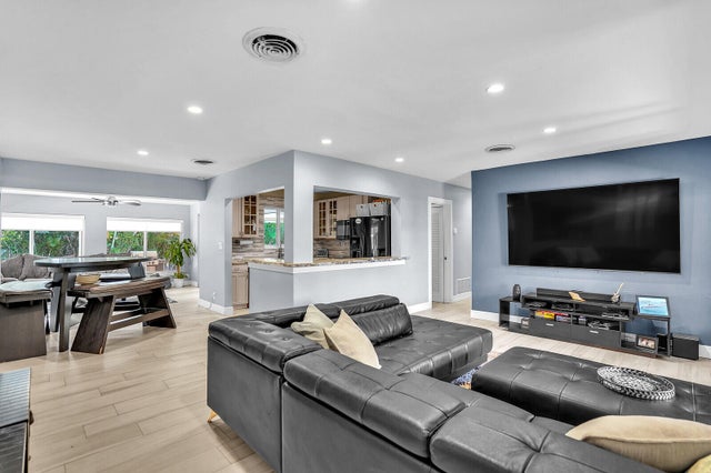 4 of 28 - 3098 Ne 5th Avenue, Boca Raton, FL