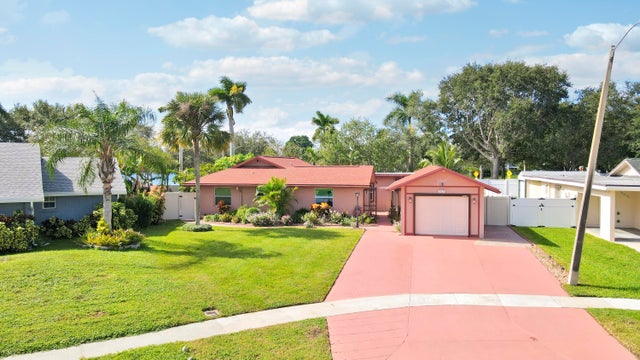 2 of 37 - 10438 Pippin Lane, Royal Palm Beach, FL