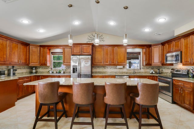 3 of 37 - 10438 Pippin Lane, Royal Palm Beach, FL
