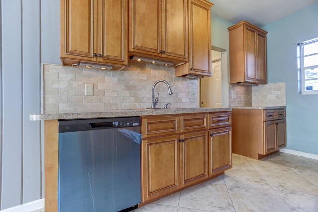 4 of 28 - 328 E Jasmine Drive, Lake Park, FL