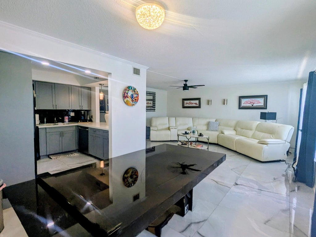 202 Wellington M, West Palm Beach