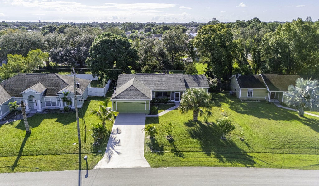 1626 Sw Ruiz Terrace, Port Saint Lucie