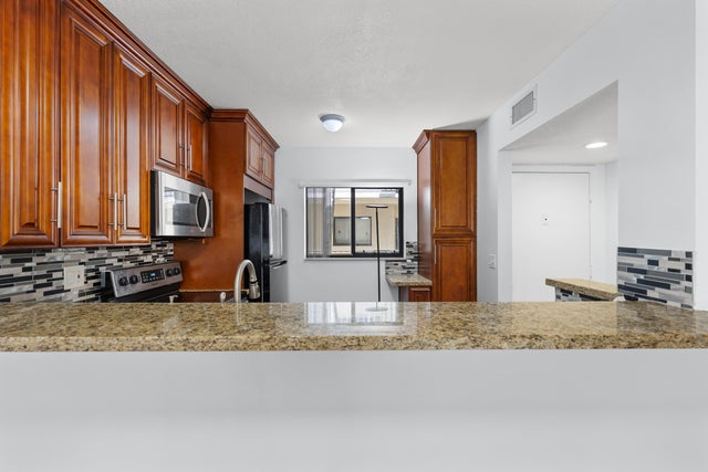 5 of 46 - 5280 Las Verdes Circle #216, Delray Beach, FL