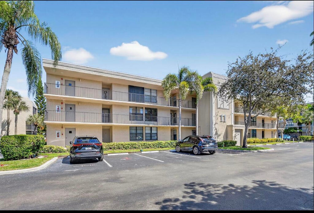 11 Royal Palm Way #304, Boca Raton