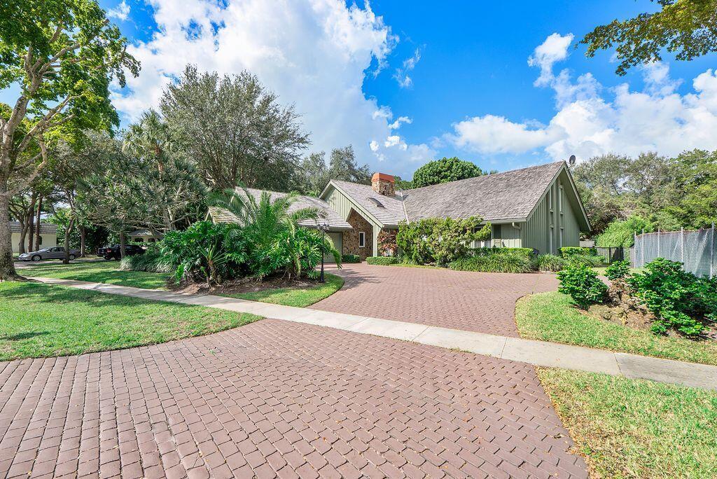6961 N Grande Dr, Boca Raton