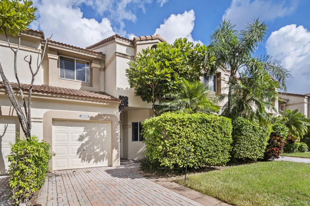 6809 Via Regina, Boca Raton