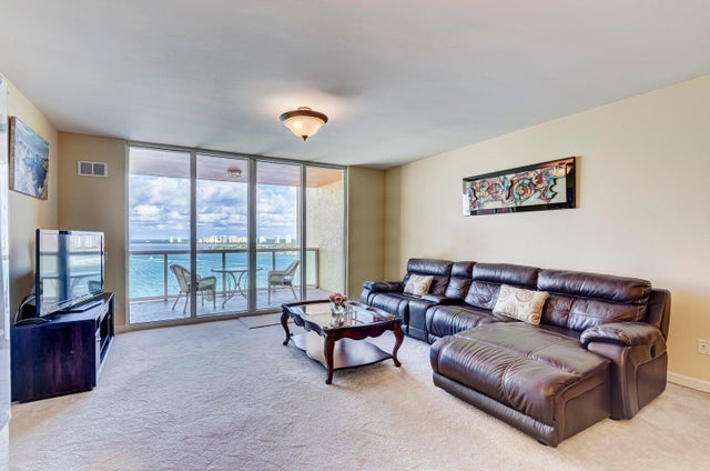 5 of 72 - 2650 Lake Shore Drive #1802, Riviera Beach, FL