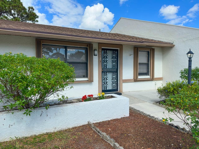 2 of 31 - 6113 Fairfield Circle, Greenacres, FL