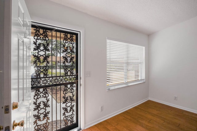 5 of 31 - 6113 Fairfield Circle, Greenacres, FL