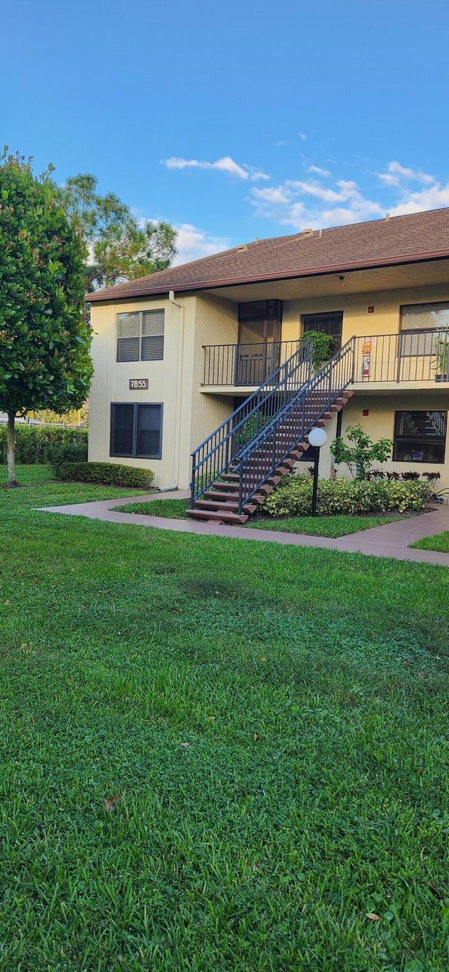 2 of 8 - 7855 Willow Spring Drive #711, Wellington, FL