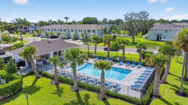 Photo of 4319 Hammock Grove Dr, Lake Worth FL