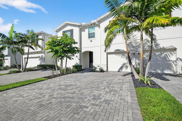 2 of 42 - 4319 Hammock Grove Drive, Lake Worth, FL