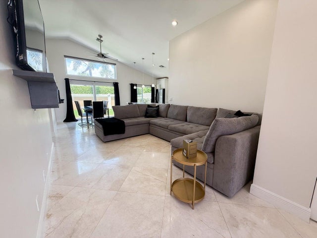 5 of 10 - 8265 Palm Gate Drive, Boynton Beach, FL