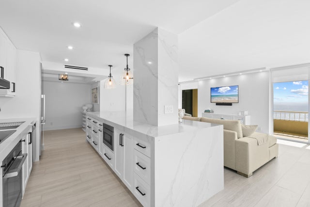 5 of 46 - 5510 N Ocean Drive #17b, Singer Island, FL