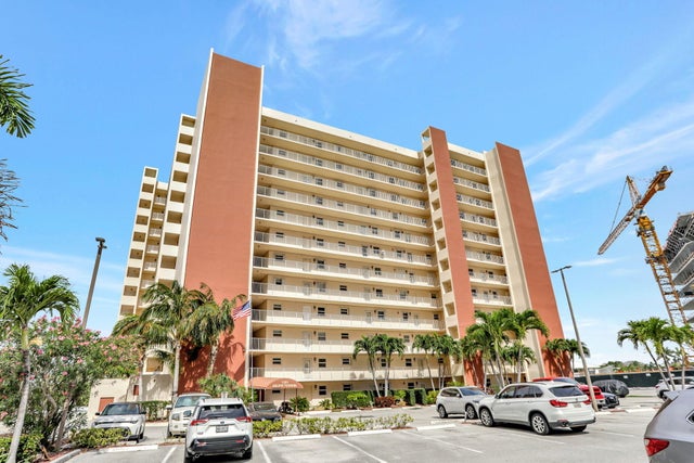 2 of 39 - 1391 S Ocean Boulevard #206, Pompano Beach, FL